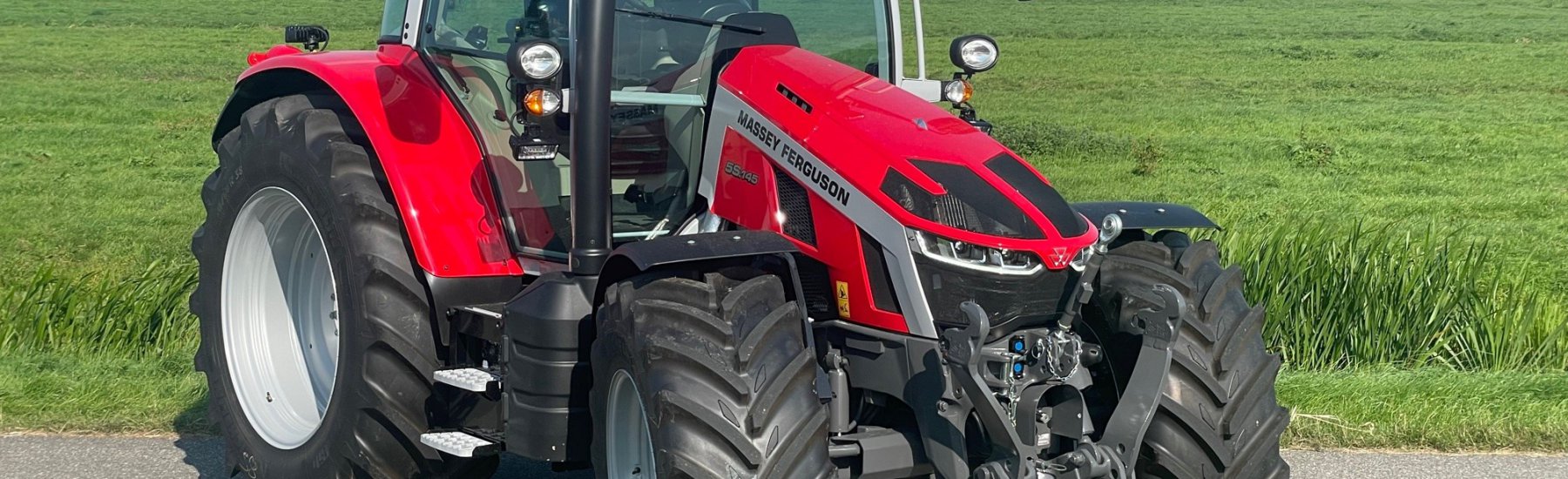 Klaarmaken van nieuw verkochte Massey Ferguson tractoren