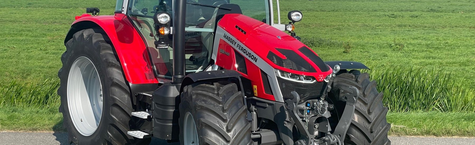 Afgeleverd aan een melkveebedrijf in Strijen deze Strautmann 2401 voermengwagen