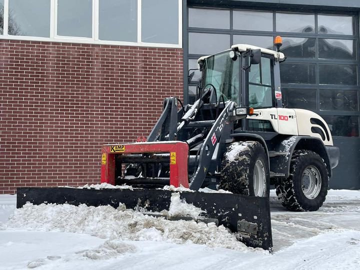 De sneeuw is gesmolten dus het werk voor deze Terex shovel als terrein chef zit er weer op