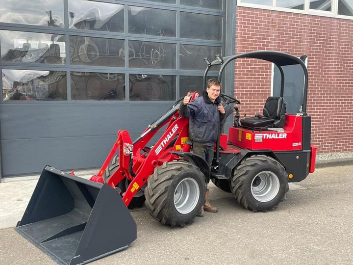 Jong gebruikte Thaler 2238S shovel afgeleverd aan Sjoerd Westra