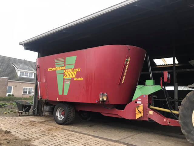 Afgeleverd aan een melkveebedrijf te Herwijnen: Strautmann verti-mix 20m3 voermengwagen