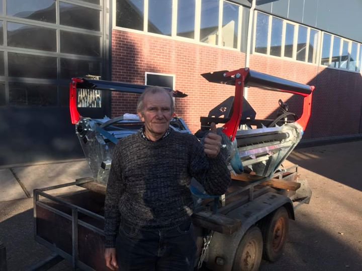 Nieuwe Blaney forager X10 balenvoermachine voor Dhr Aalvanger uit Dalfsen