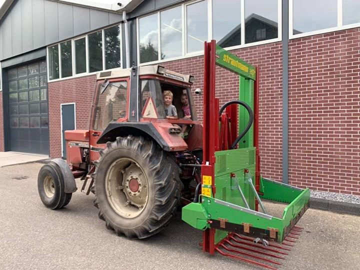 Nieuwe Strautmann kuilvoersnijder afgeleverd te Noordeloos