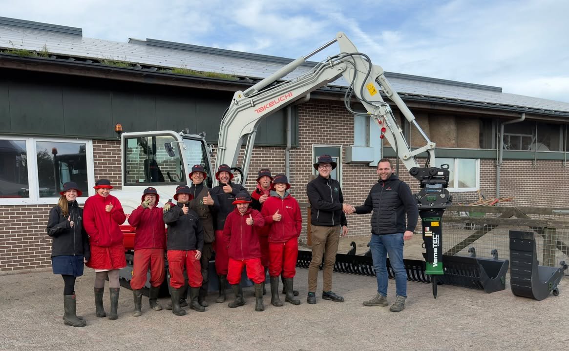 Nieuwe Takeuchi voor Boerderij Eben-Hazer!