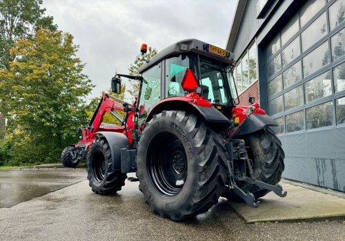 Aflevering Massey Ferguson 5440 met voorlader!