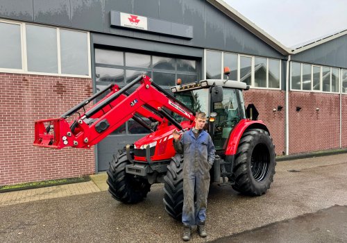 Aflevering Massey Ferguson 5440 met voorlader!